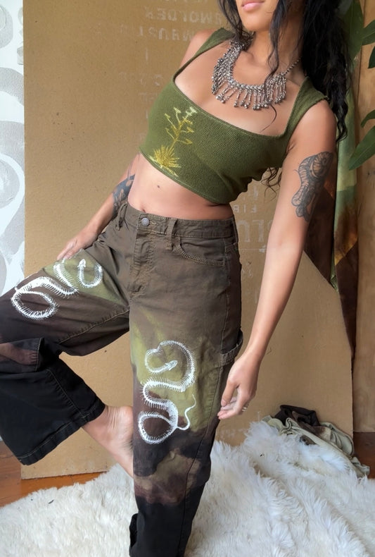 Size 4/6 - Serpent Bones Pants - Fits size 4 pants too (it says size 6 on pants but easily fits a 4 cuz im a 4