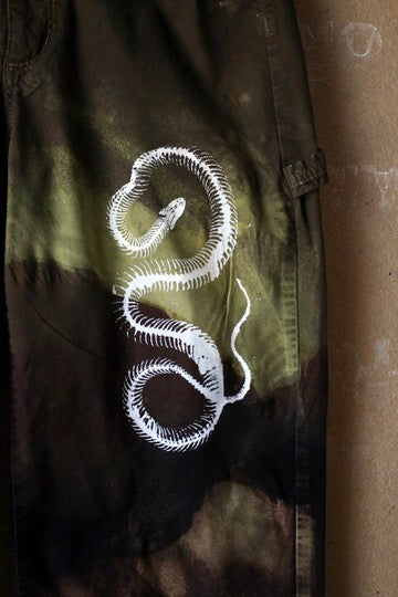 Size 4/6 - Serpent Bones Pants - Fits size 4 pants too (it says size 6 on pants but easily fits a 4 cuz im a 4