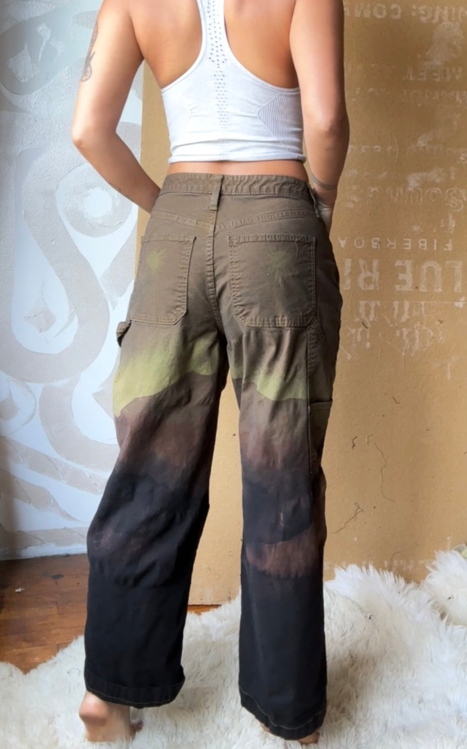Size 4/6 - Serpent Bones Pants - Fits size 4 pants too (it says size 6 on pants but easily fits a 4 cuz im a 4