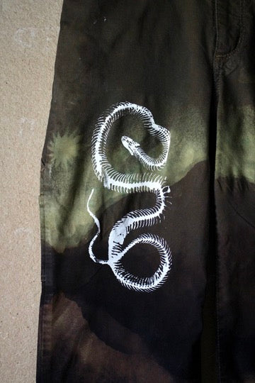 Size 4/6 - Serpent Bones Pants - Fits size 4 pants too (it says size 6 on pants but easily fits a 4 cuz im a 4