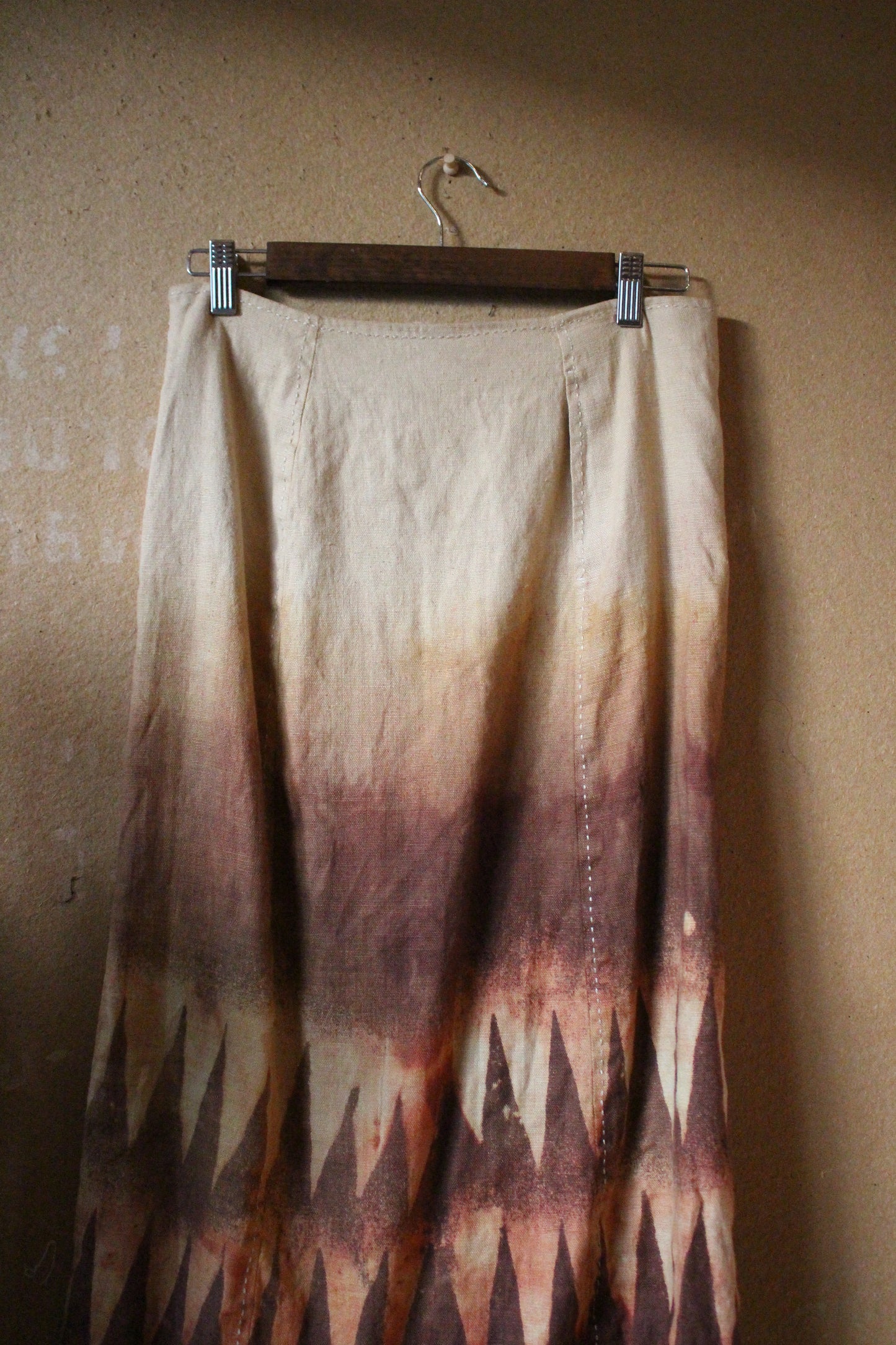 Size 8 - Mountainous Pencil Skirt -100 %Linen  Heavy Weight - BAck Zipper - Skirt Length : 29 inches- 2 front pockets