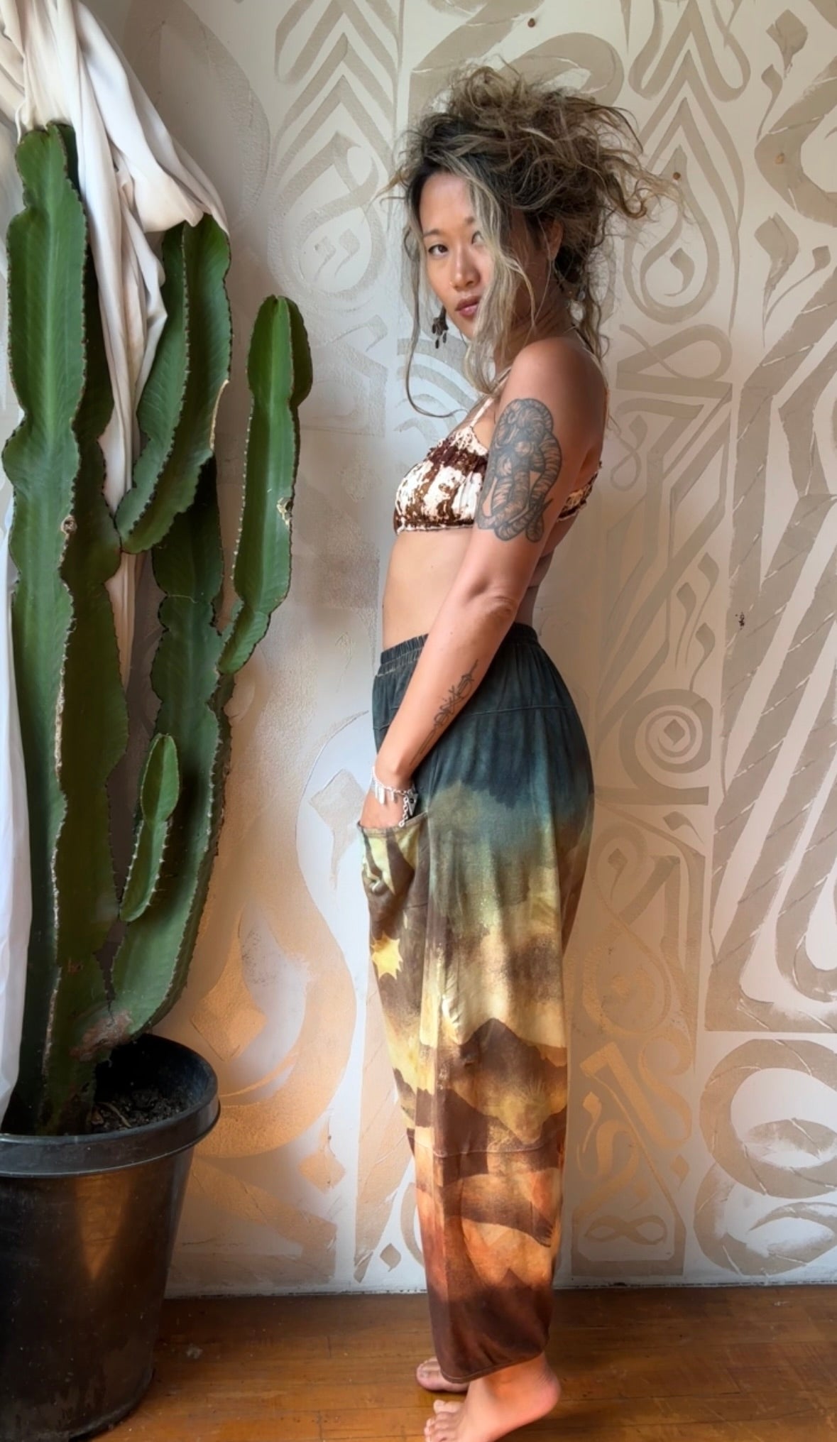 S/M- Sedona Desert Hike 1- Parachute Pants - 97 % Organic Cotton 3 %Spandex - Elastic Stretch Waist