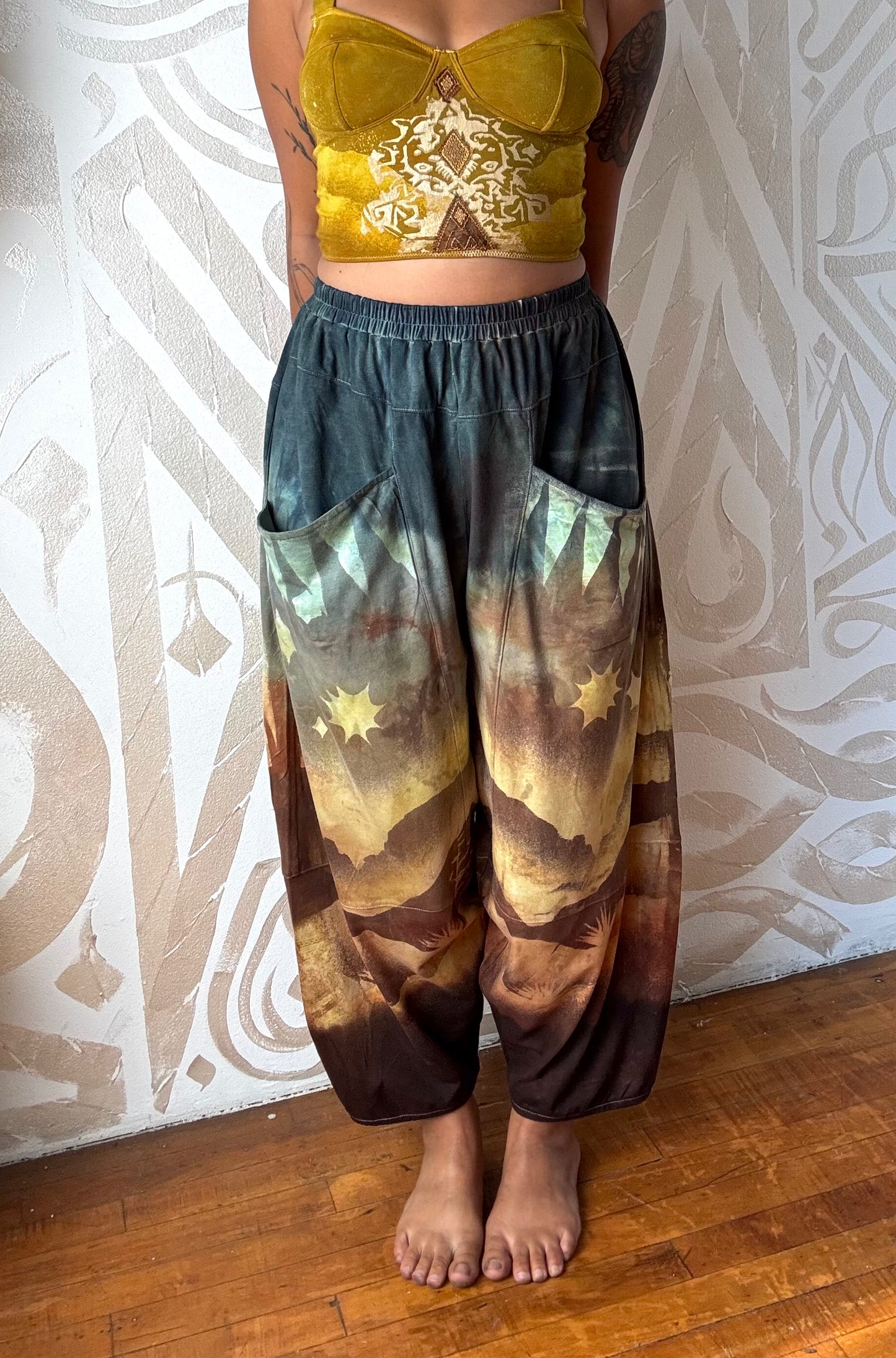 S/M- Sedona Desert Hike 1- Parachute Pants - 97 % Organic Cotton 3 %Spandex - Elastic Stretch Waist
