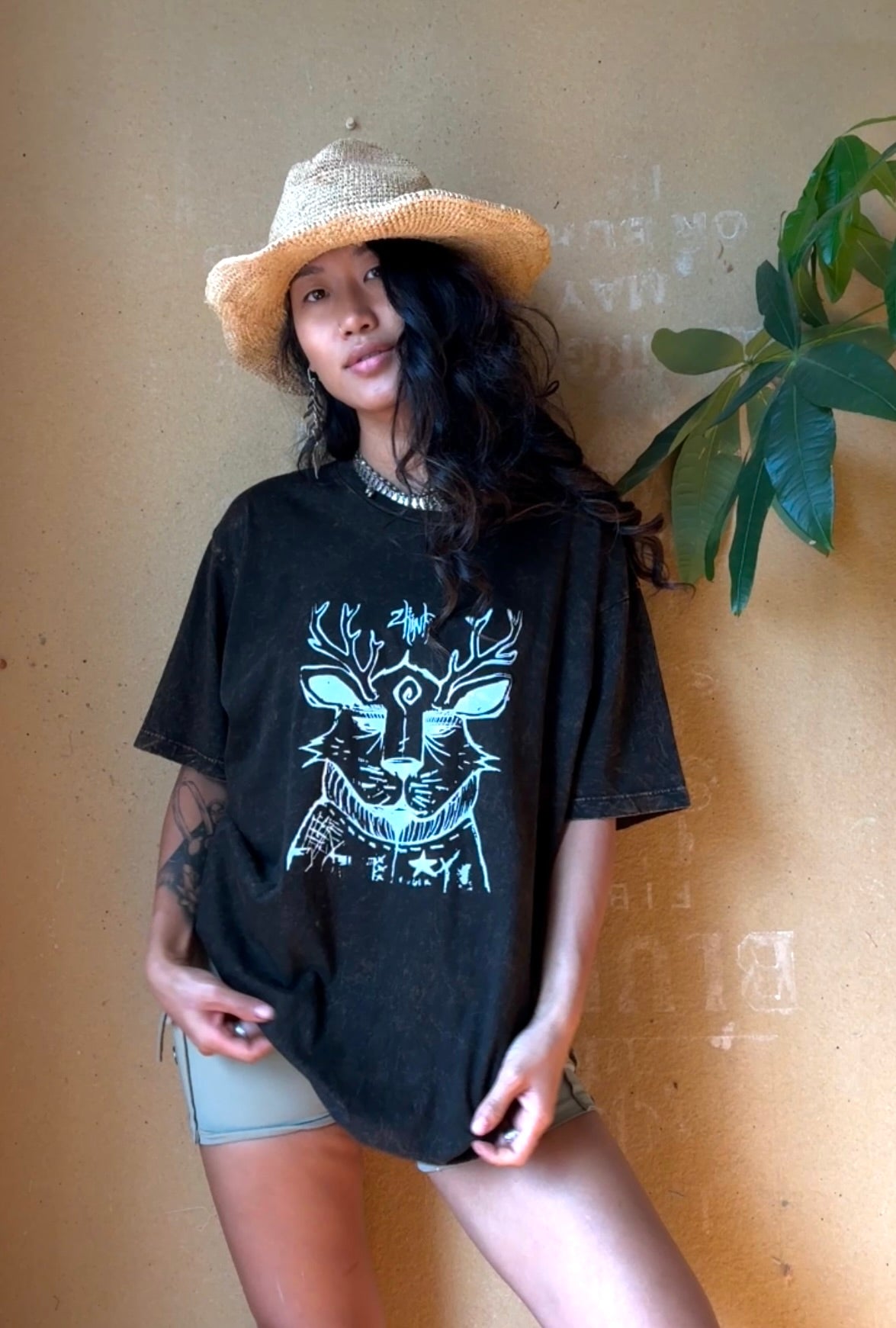 S/M/L - ROGER - Unisex Zhinh T-shirt - Dark Brown/Black Mineral Washed - Screen Printed