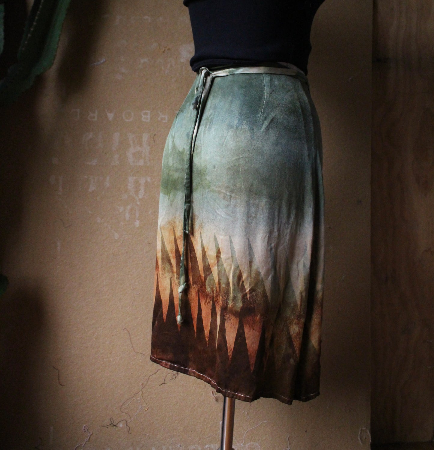 XS/Small/Medium - Mountainous Wrap Skirt - Semi Mini - Orange Peel Waste "Silk"