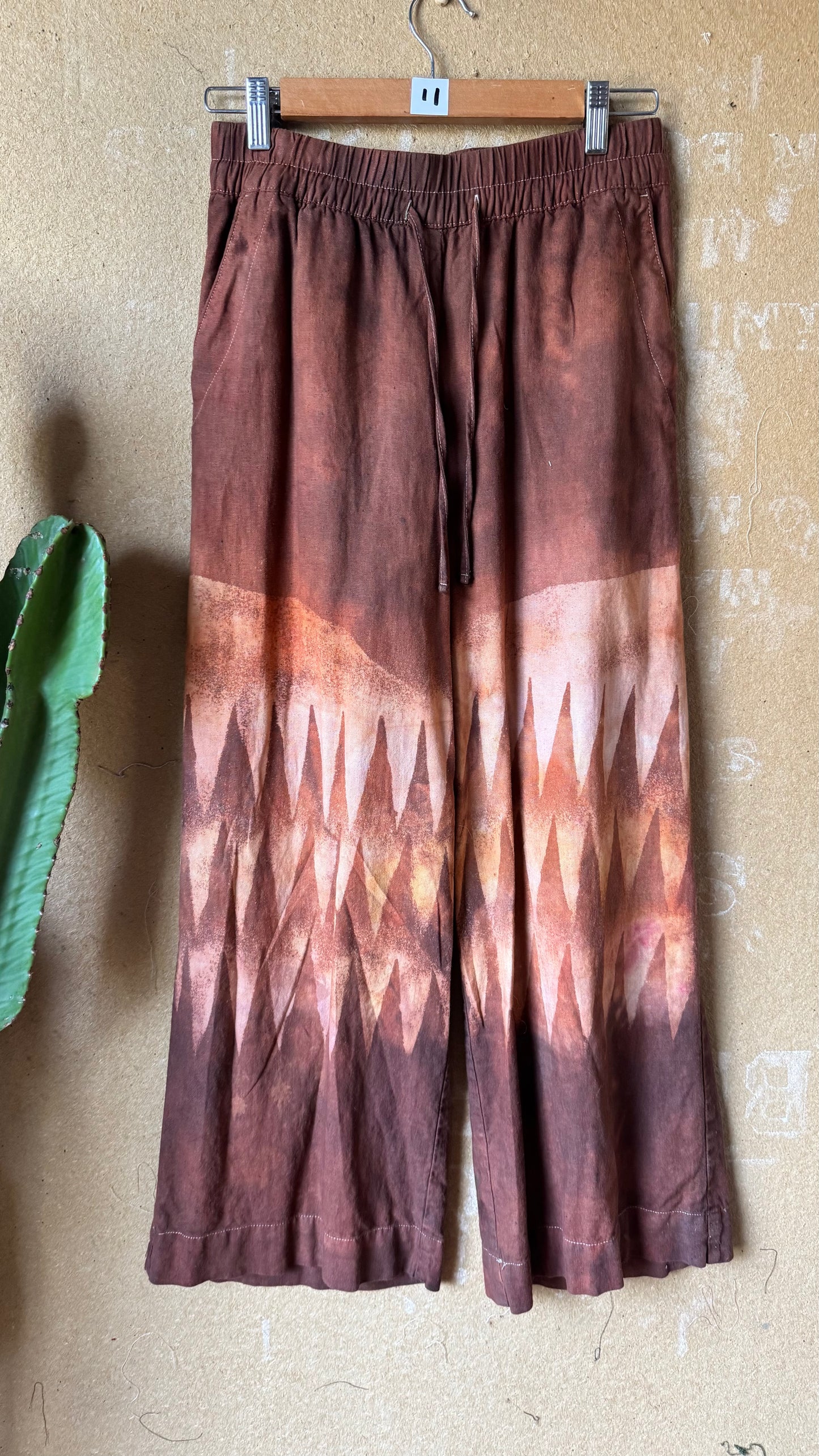Small - 55% linen, 45% rayon (stretchy Waist)