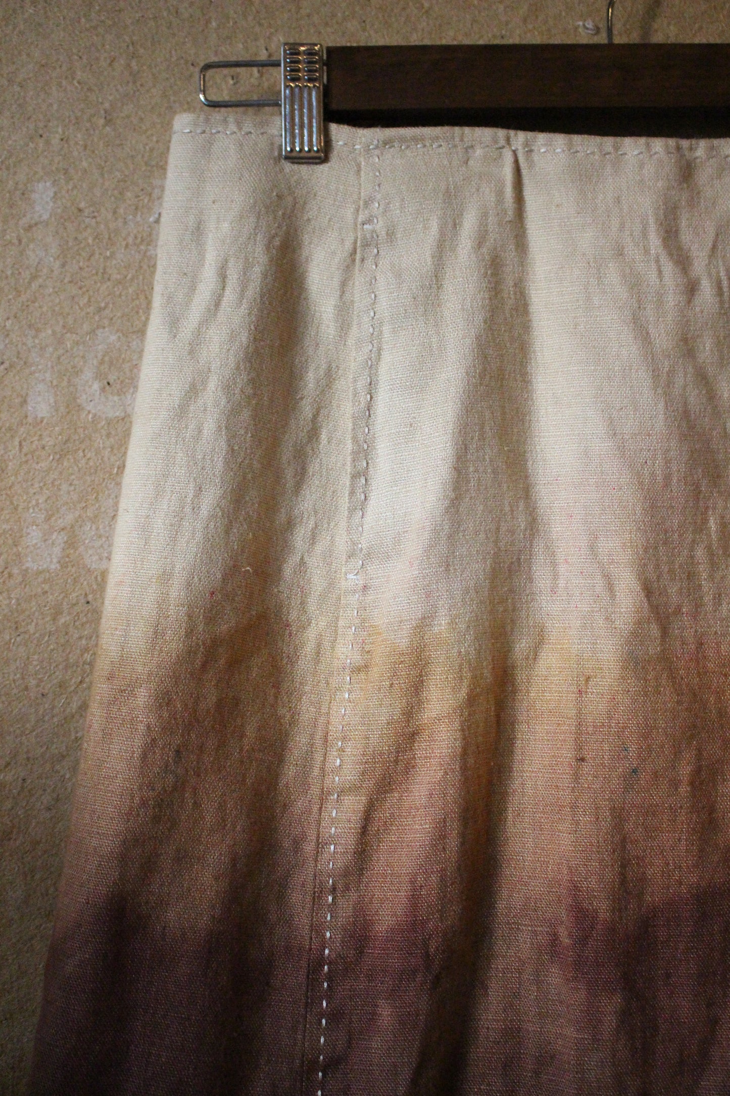 Size 8 - Mountainous Pencil Skirt -100 %Linen  Heavy Weight - BAck Zipper - Skirt Length : 29 inches- 2 front pockets