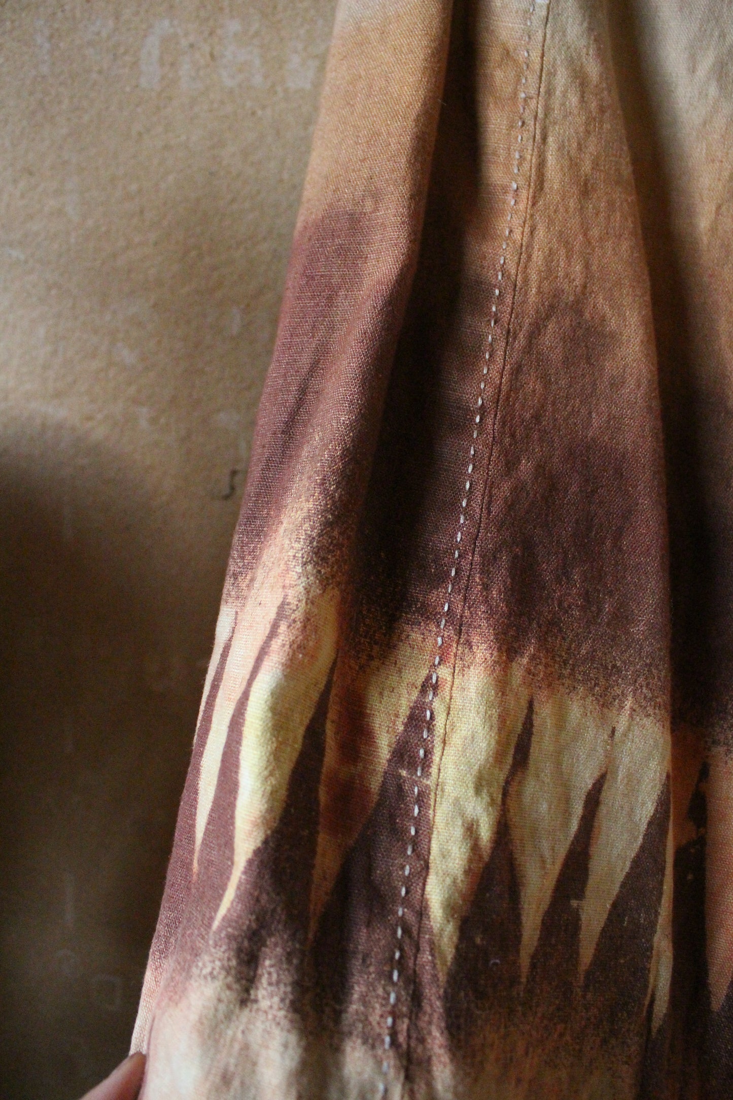 Size 8 - Mountainous Pencil Skirt -100 %Linen  Heavy Weight - BAck Zipper - Skirt Length : 29 inches- 2 front pockets