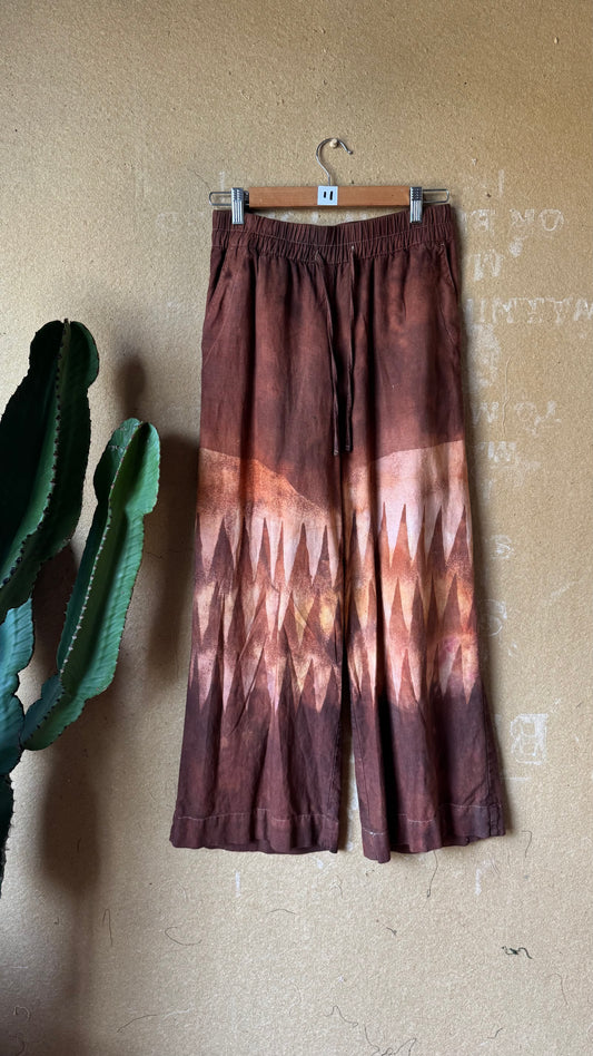 Small - 55% linen, 45% rayon (stretchy Waist)