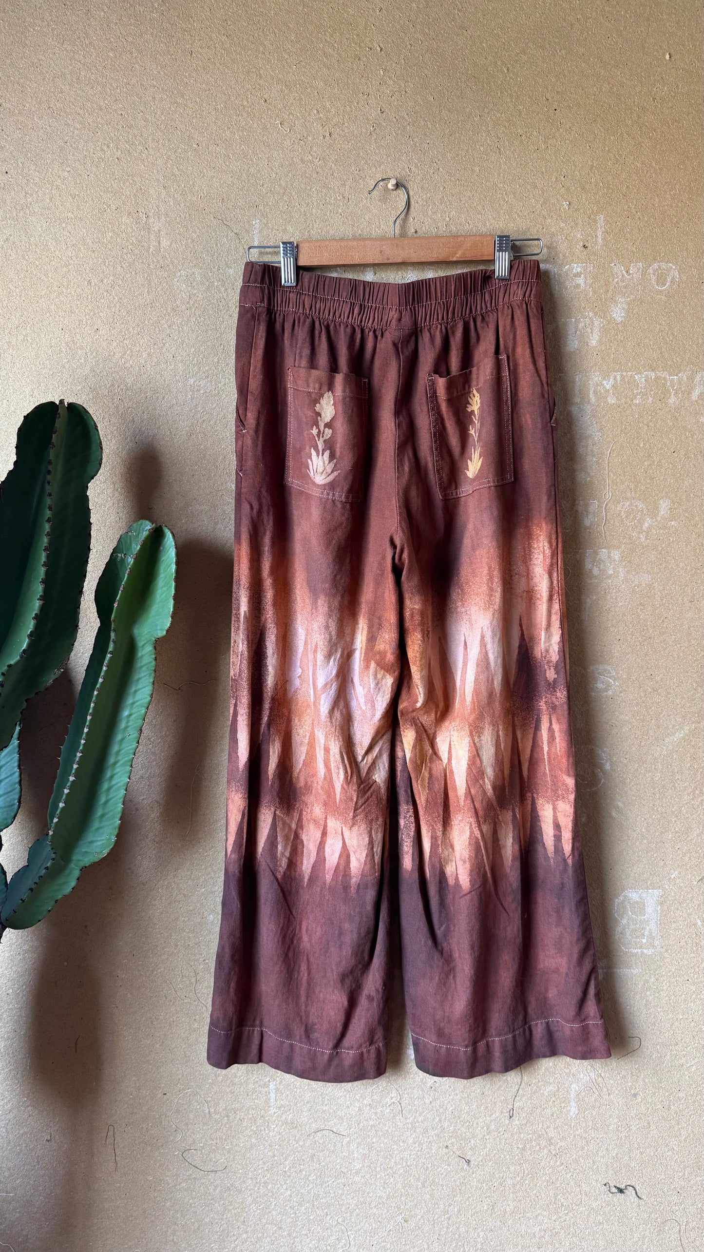 Small - 55% linen, 45% rayon (stretchy Waist)